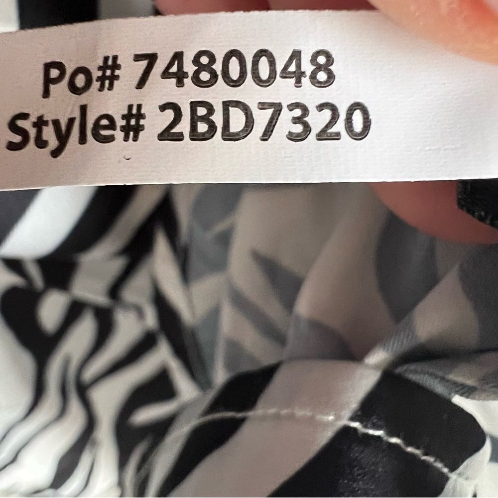 Boston Proper Zebra Print Satin Blouse Size 4 Black/White Cuffed Sleeve Top — image 5 of 8